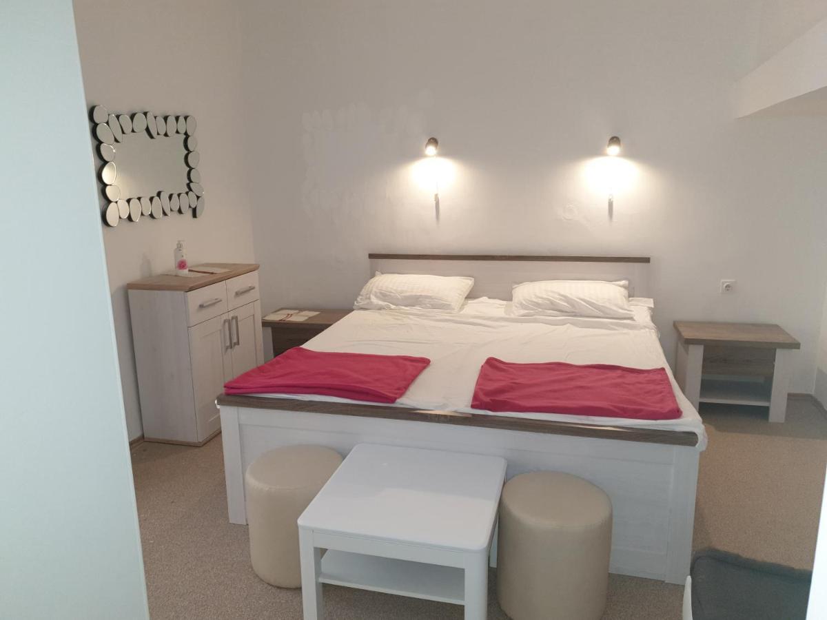 Ulica Dvori Narca 12 Apartment 4+2 Per. 바슈카 외부 사진